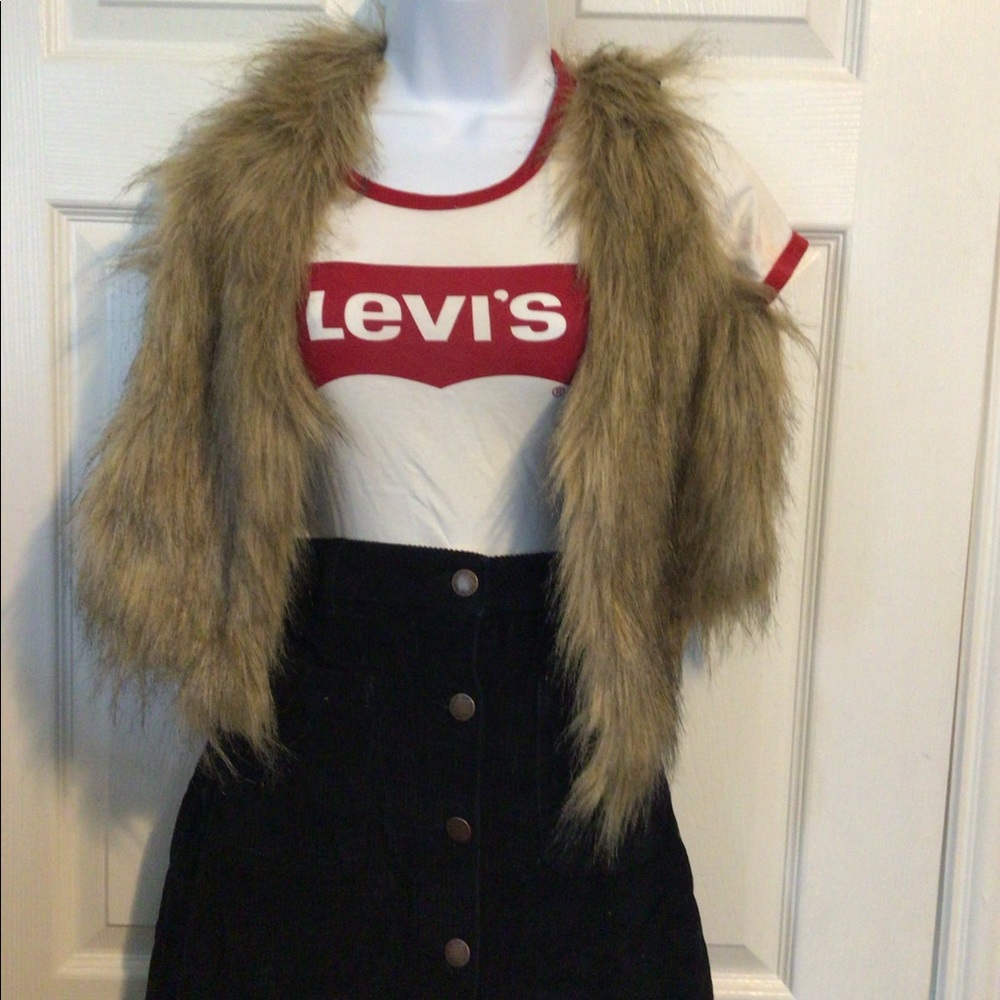 Wenxi faux fur vest w tags